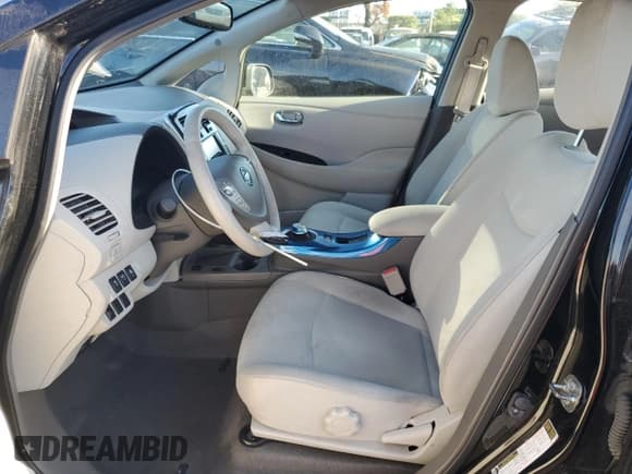 ✅ 2012 Nissan LEAF SL • VIN: JN1AZ0CP0CT015638 • Lot: 86311145. Listed on Copart with 32,467 mi. Free auction sales archive from the USA and detailed vehicle history report at DreamBid. Image 7.