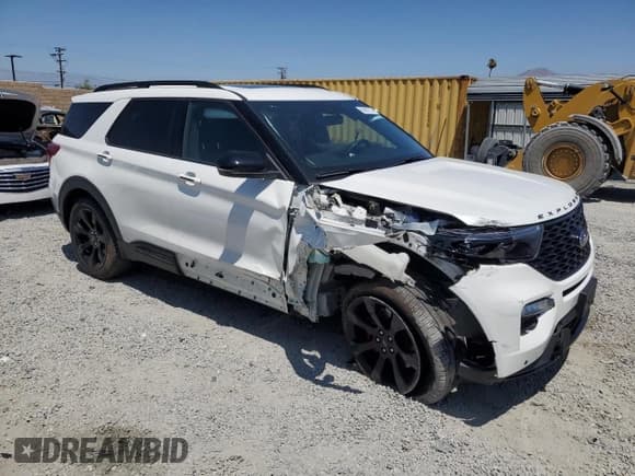 ✅ 2024 Ford Explorer ST • VIN: 1FM5K8GCXRGA20447 • Lot: 65997735. Listed on Copart with 11,357 mi. Free auction sales archive from the USA and detailed vehicle history report at DreamBid. Image 4.