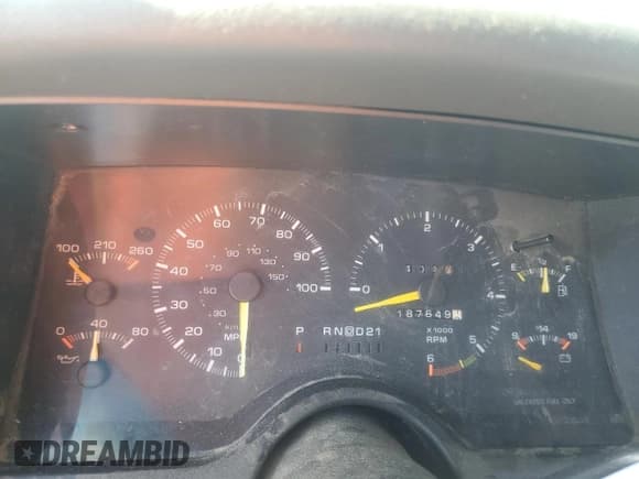 ✅ 1994 GMC Sonoma SLS • VIN: 1GTDT19W1R8512340 • Lot: 56488015. Wystawiony na Copart z przebiegiem 187 649 mil. Bezpłatny archiwum sprzedaży aukcyjnych z USA i szczegółowy raport historii pojazdu na DreamBid. Zdjęcie 9.