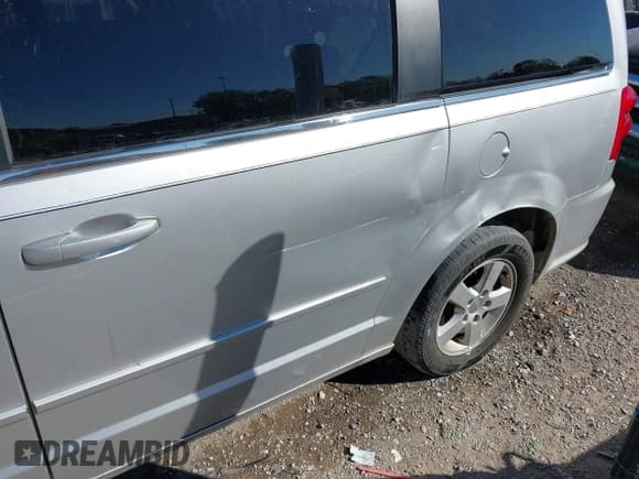 ✅ 2012 Dodge Grand Caravan Crew • VIN: 2C4RDGDG8CR108162 • Лот: 43506702. Опубликован ранее на IAAI с пробегом 216 046 миль. Бесплатный доступ к архиву аукционных продаж из США и подробный отчёт об истории автомобиля на DreamBid. Изображение 6.