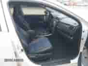 2016 Toyota Camry LE z VIN 4T1BF1FK4GU174867, wystawiony jako IAAI lot #43102911 z przebiegiem 94 609 mil mil oraz . Historia ofert i sprzedaży dostępna na DreamBid. Obrazek 5.