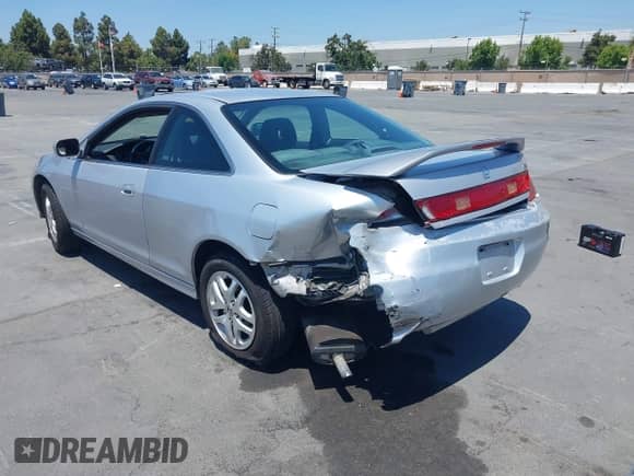 2001 Honda Accord EX с VIN 1HGCG22501A034854, выставлен на аукционе IAAI как лот 42784374 с пробегом 234 824 миль миль и . История ставок и продаж доступна на DreamBid. Изображение 6.