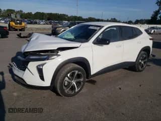 2024 Chevrolet Trax 1RS с VIN KL77LGE26RC093432, выставлен на аукционе Copart как лот 81155295 с пробегом 101 617 миль миль и Списание • Salvage title. История ставок и продаж доступна на DreamBid. Изображение 1.