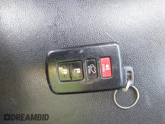 ✅ 2017 Toyota Highlander XLE • VIN: 5TDJZRFH4HS467927 • Lot: 42808149. Listed on IAAI with 118,266 mi. Free auction sales archive from the USA and detailed vehicle history report at DreamBid. Image 11.