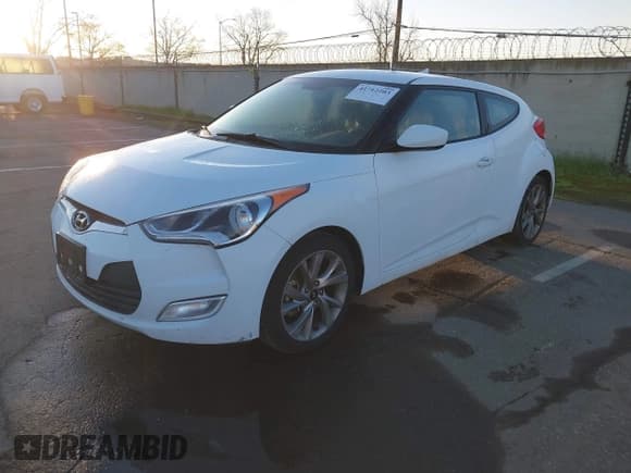 ✅ 2017 Hyundai Veloster • VIN: KMHTC6AD9HU313282 • Lot: 41712203. Wystawiony na IAAI z przebiegiem 119 791 mil. Bezpłatny archiwum sprzedaży aukcyjnych z USA i szczegółowy raport historii pojazdu na DreamBid. Zdjęcie 17.