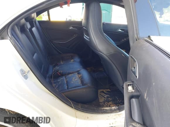 ✅ 2014 Mercedes-Benz CLA 250 • VIN: WDDSJ4GB4EN152240 • Lot: 43782485. Wystawiony na IAAI z przebiegiem Nie podano. Bezpłatny archiwum sprzedaży aukcyjnych z USA i szczegółowy raport historii pojazdu na DreamBid. Zdjęcie 8.