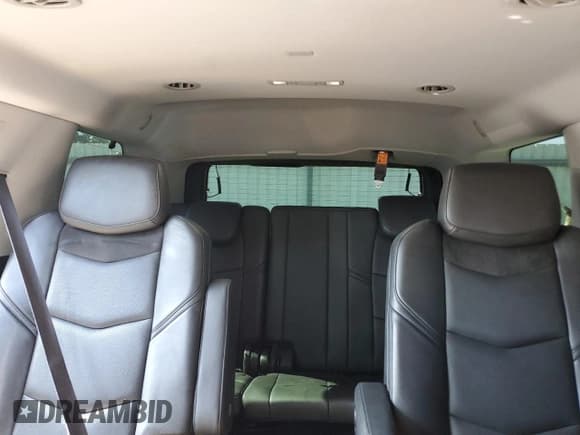 ✅ 2015 Cadillac Escalade Premium • VIN: 1GYS4NKJ9FR502603 • Lot: 82506135. Wystawiony na Copart z przebiegiem 97 794 mil. Bezpłatny archiwum sprzedaży aukcyjnych z USA i szczegółowy raport historii pojazdu na DreamBid. Zdjęcie 10.