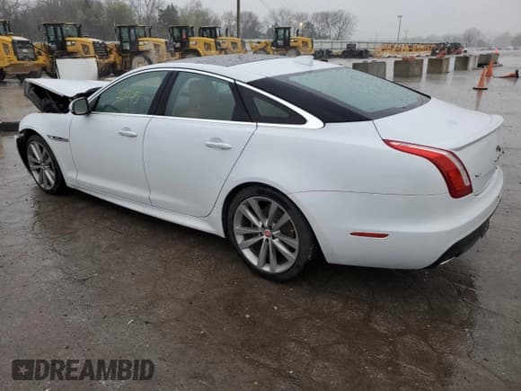 ✅ 2017 Jaguar XJ R-Sport • VIN: SAJWA1C71H8W07643 • Lot: 48751954. Listed on Copart with 35,035 mi. Free auction sales archive from the USA and detailed vehicle history report at DreamBid. Image 2.