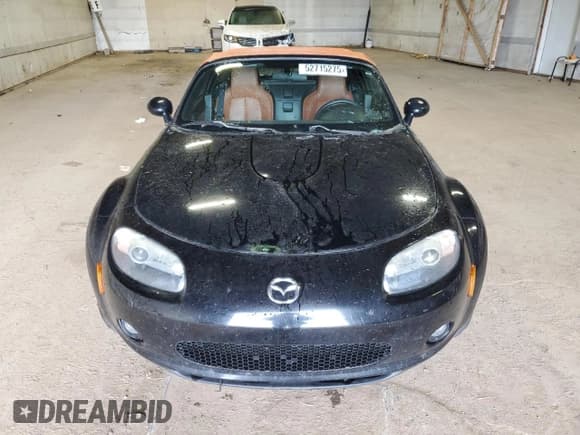 ✅ 2006 Mazda MX-5 Miata Touring • VIN: JM1NC25F760104855 • Lot: 52715275. Wystawiony na Copart z przebiegiem 171 307 mil. Bezpłatny archiwum sprzedaży aukcyjnych z USA i szczegółowy raport historii pojazdu na DreamBid. Zdjęcie 5.
