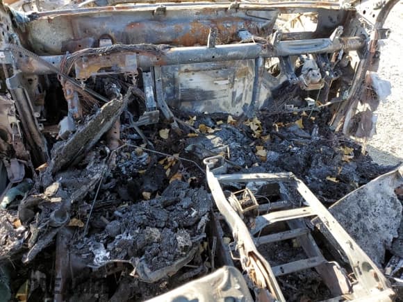 ✅ 2020 Chevrolet Silverado 1500 LT • VIN: 1GCRWCED4LZ135534 • Lot: 76288774. Wystawiony na Copart z przebiegiem Nie podano. Bezpłatny archiwum sprzedaży aukcyjnych z USA i szczegółowy raport historii pojazdu na DreamBid. Zdjęcie 8.