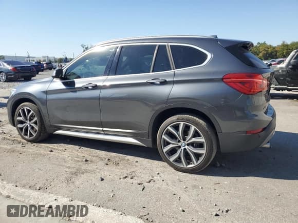 ✅ 2019 BMW X1 sDrive28i • VIN: WBXHU7C50K3H45524 • Lot: 93809525. Wystawiony na Copart z przebiegiem 57 292 mil. Bezpłatny archiwum sprzedaży aukcyjnych z USA i szczegółowy raport historii pojazdu na DreamBid. Zdjęcie 2.