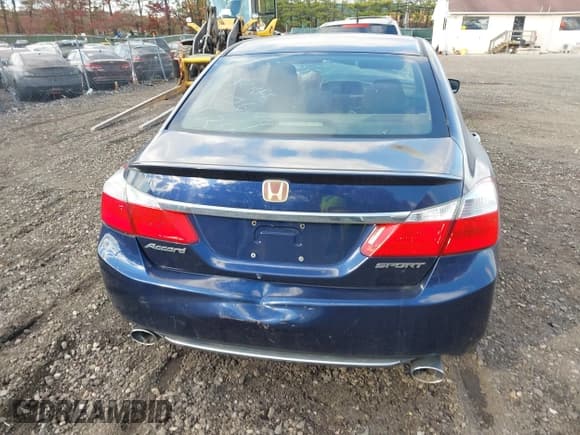 ✅ 2014 Honda Accord Sport • VIN: 1HGCR2F56EA075757 • Lot: 43703994. Wystawiony na IAAI z przebiegiem Nie podano. Bezpłatny archiwum sprzedaży aukcyjnych z USA i szczegółowy raport historii pojazdu na DreamBid. Zdjęcie 15.