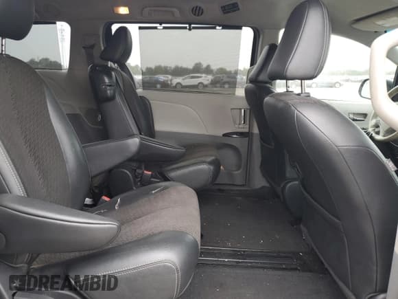 ✅ 2011 Toyota Sienna SE • VIN: 5TDXK3DC6BS045507 • Lot: 81544635. Listed on Copart with 157,867 mi. Free auction sales archive from the USA and detailed vehicle history report at DreamBid. Image 11.