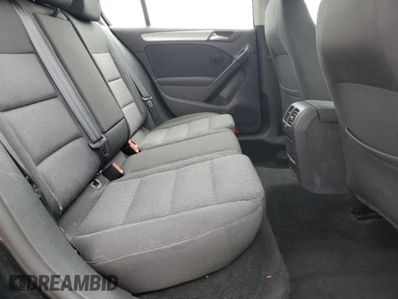 ✅ 2011 Volkswagen Golf TDI • VIN: WVWDM7AJ8BW142408 • Lot: 58598775. Wystawiony na Copart z przebiegiem 105 256 mil. Bezpłatny archiwum sprzedaży aukcyjnych z USA i szczegółowy raport historii pojazdu na DreamBid. Zdjęcie 10.