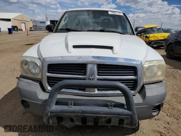 ✅ 2006 Dodge Dakota ST • VIN: 1D7HW28K16S716458 • Lot: 70981125. Wystawiony na Copart z przebiegiem 261 229 mil. Bezpłatny archiwum sprzedaży aukcyjnych z USA i szczegółowy raport historii pojazdu na DreamBid. Zdjęcie 5.