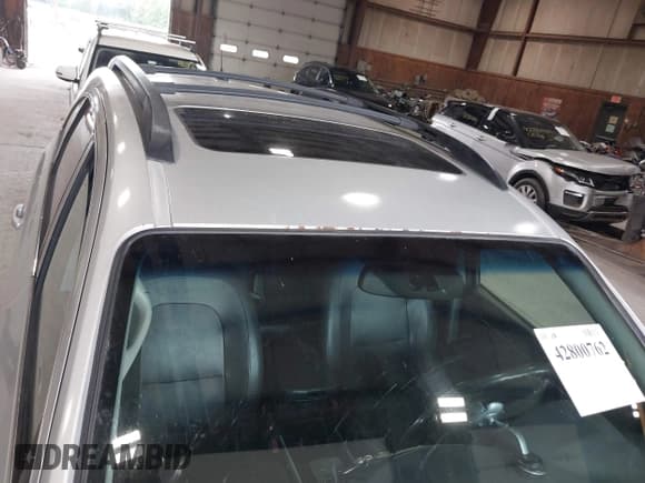 ✅ 2008 Hyundai Veracruz GLS • VIN: KM8NU73C58U076757 • Lot: 42800762. Listed on IAAI with 185,860 mi. Free auction sales archive from the USA and detailed vehicle history report at DreamBid. Image 12.