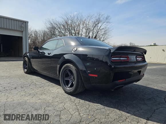 ✅ 2021 Dodge Challenger SRT Super Stock • VIN: 2C3CDZL97MH609608 • Lot: 48615185. Wystawiony na Copart z przebiegiem 1 740 mil. Bezpłatny archiwum sprzedaży aukcyjnych z USA i szczegółowy raport historii pojazdu na DreamBid. Zdjęcie 3.