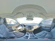 ✅ 2024 Volvo XC90 Plus Bright Theme • VIN: YV4062PE4R1162228 • Lot: 86220845. Wystawiony na Copart z przebiegiem 55 234 mil. Bezpłatny archiwum sprzedaży aukcyjnych z USA i szczegółowy raport historii pojazdu na DreamBid. Zdjęcie 14.