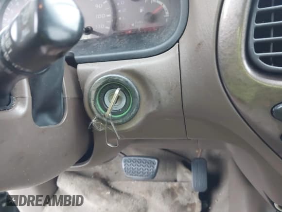 ✅ 2002 Toyota Sequoia Limited • VIN: 5TDBT48A62S063947 • Lot: 43568692. Listed on IAAI with 263,243 mi. Free auction sales archive from the USA and detailed vehicle history report at DreamBid. Image 11.