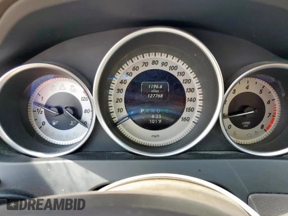 ✅ 2015 Mercedes-Benz C 250 • VIN: WDDGJ4HB8FG353438 • Lot: 66944305. Wystawiony na Copart z przebiegiem 127 768 mil. Bezpłatny archiwum sprzedaży aukcyjnych z USA i szczegółowy raport historii pojazdu na DreamBid. Zdjęcie 9.