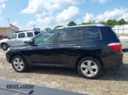 ✅ 2010 Toyota Highlander Limited • VIN: 5TDYK3EH8AS005460 • Lot: 42868215. Wystawiony na IAAI z przebiegiem 192 989 mil. Bezpłatny archiwum sprzedaży aukcyjnych z USA i szczegółowy raport historii pojazdu na DreamBid. Zdjęcie 14.