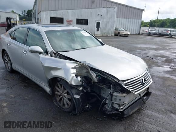 ✅ 2012 Lexus LS 460 • VIN: JTHCL5EF4C5014679 • Lot: 42265045. Listed on IAAI with 204,035 mi. Free auction sales archive from the USA and detailed vehicle history report at DreamBid. Image 1.