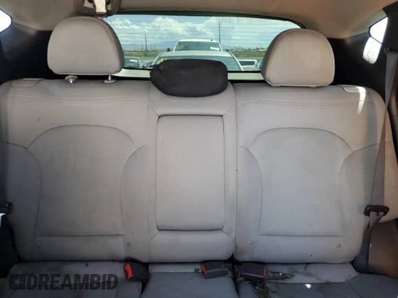 2011 Hyundai Tucson GL z VIN KM8JT3AB7BU200443, wystawiony jako Copart lot #69025884 z przebiegiem 186 588 mil mil oraz Czysty tytuł • Clean title. Historia ofert i sprzedaży dostępna na DreamBid. Obrazek 10.