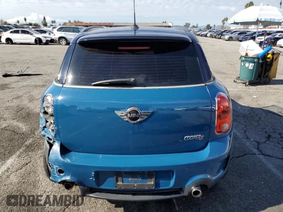 ✅ 2011 MINI Countryman S • VIN: WMWZC5C58BWM11372 • Lot: 93651075. Listed on Copart with 118,105 mi. Free auction sales archive from the USA and detailed vehicle history report at DreamBid. Image 6.