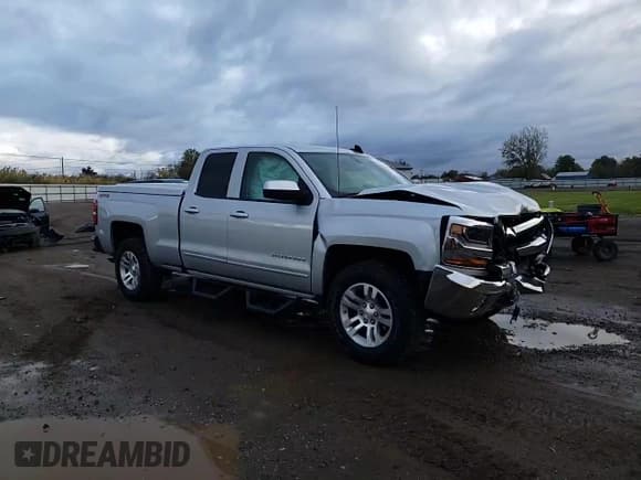 ✅ 2018 Chevrolet Silverado 1500 LT • VIN: 1GCVKREC5JZ104021 • Lot: 82649085. Listed on Copart with 29,630 mi. Free auction sales archive from the USA and detailed vehicle history report at DreamBid. Image 13.