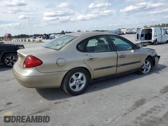 ✅ 2001 Ford Taurus SES • VIN: 1FAFP55UX1G205533 • Лот: 86214915. Опубликован ранее на Copart с пробегом 144 486 миль. Бесплатный доступ к архиву аукционных продаж из США и подробный отчёт об истории автомобиля на DreamBid. Изображение 3.