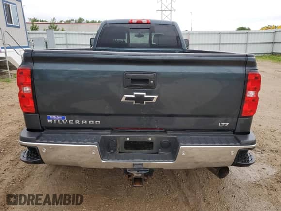 2018 Chevrolet Silverado 3500HD LTZ z VIN 1GC4K0CY5JF222075, wystawiony jako Copart lot #59560914 z przebiegiem 128 718 mil mil oraz Czysty tytuł • Clean title. Historia ofert i sprzedaży dostępna na DreamBid. Obrazek 6.