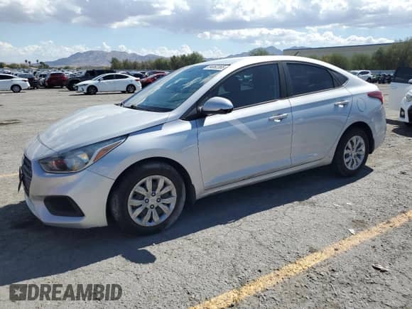 2018 Hyundai Accent SE z VIN 3KPC24A37JE020360, wystawiony jako Copart lot #84062365 z przebiegiem 78 803 mil mil oraz Szkoda całkowita • Salvage title. Historia ofert i sprzedaży dostępna na DreamBid. Obrazek 1.