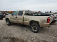 ✅ 2006 Chevrolet Silverado 2500HD Work Truck • VIN: 1GCHK29U76E173234 • Lot: 78098314. Wystawiony na Copart z przebiegiem 107 937 mil. Bezpłatny archiwum sprzedaży aukcyjnych z USA i szczegółowy raport historii pojazdu na DreamBid. Zdjęcie 2.