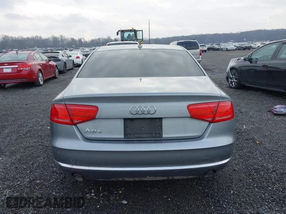 ✅ 2013 Audi A8 3.0L • VIN: WAURGAFD0DN005546 • Lot: 43806422. Wystawiony na IAAI z przebiegiem 140 730 mil. Bezpłatny archiwum sprzedaży aukcyjnych z USA i szczegółowy raport historii pojazdu na DreamBid. Zdjęcie 16.