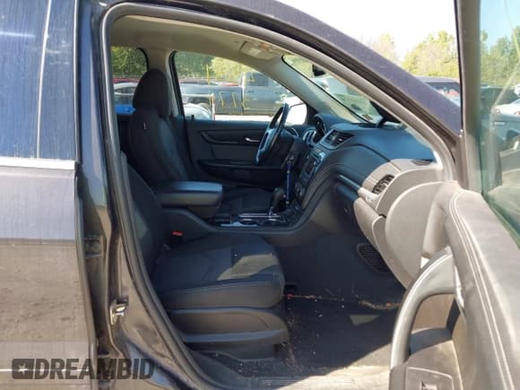 ✅ 2017 Chevrolet Traverse LT • VIN: 1GNKVHKD1HJ163696 • Lot: 43313774. Wystawiony na IAAI z przebiegiem 157 516 mil. Bezpłatny archiwum sprzedaży aukcyjnych z USA i szczegółowy raport historii pojazdu na DreamBid. Zdjęcie 5.