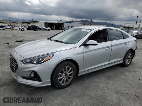 ✅ 2018 Hyundai Sonata SE • VIN: 5NPE24AF3JH693564 • Лот: 50357123. Опубликован ранее на Copart с пробегом Не указан. Бесплатный доступ к архиву аукционных продаж из США и подробный отчёт об истории автомобиля на DreamBid. Изображение 1.