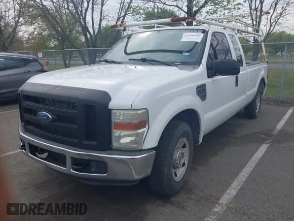 ✅ 2008 Ford F-250 XL • VIN: 1FTSX20508EB46165 • Лот: 42106385. Опубликован ранее на IAAI с пробегом 168 668 миль. Бесплатный доступ к архиву аукционных продаж из США и подробный отчёт об истории автомобиля на DreamBid. Изображение 2.
