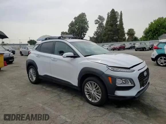 ✅ 2020 Hyundai Kona SEL • VIN: KM8K22AA9LU557763 • Лот: 62048093. Опубликован ранее на Copart с пробегом 18 483 миль. Бесплатный доступ к архиву аукционных продаж из США и подробный отчёт об истории автомобиля на DreamBid. Изображение 11.