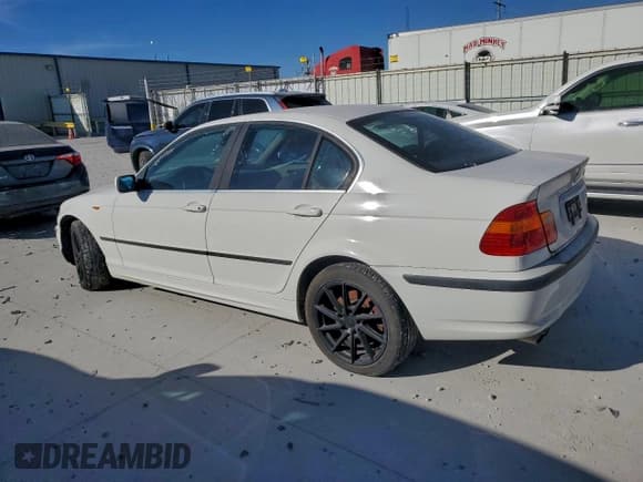 ✅ 2003 BMW 3 Series 330xi • VIN: WBAEW53413PG23073 • Lot: 95889975. Listed on Copart with 67,136 mi. Free auction sales archive from the USA and detailed vehicle history report at DreamBid. Image 2.