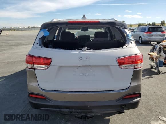 ✅ 2017 Kia Sorento LX • VIN: 5XYPG4A56HG292013 • Lot: 90877195. Listed on Copart with 208,874 mi. Free auction sales archive from the USA and detailed vehicle history report at DreamBid. Image 6.