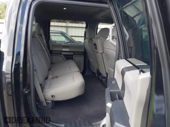 ✅ 2020 Ford F-150 XL • VIN: 1FTEW1CB9LFC58669 • Lot: 43250674. Listed on IAAI with 84,239 mi. Free auction sales archive from the USA and detailed vehicle history report at DreamBid. Image 8.