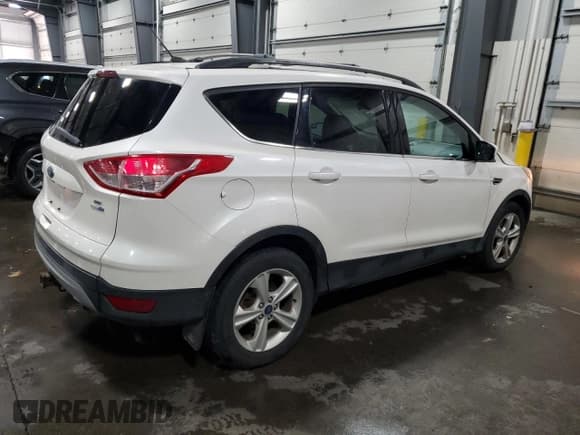 ✅ 2014 Ford Escape SE • VIN: 1FMCU9GX4EUA62831 • Лот: 92192115. Опубликован ранее на Copart с пробегом 251 846 миль. Бесплатный доступ к архиву аукционных продаж из США и подробный отчёт об истории автомобиля на DreamBid. Изображение 3.