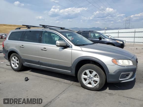 ✅ 2012 Volvo XC70 3.2L • VIN: YV4952BZXC1133117 • Lot: 68717965. Listed on Copart with 144,858 mi. Free auction sales archive from the USA and detailed vehicle history report at DreamBid. Image 4.