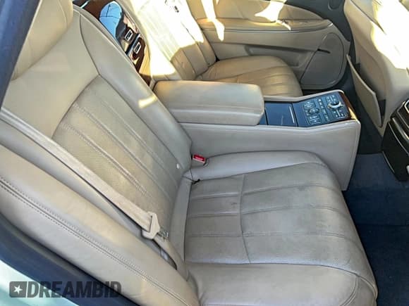 ✅ 2012 Hyundai Equus Ultimate • VIN: KMHGH4JH9CU053842 • Lot: 95103255. Listed on Copart with 147,353 mi. Free auction sales archive from the USA and detailed vehicle history report at DreamBid. Image 6.