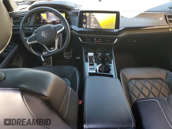 ✅ 2024 Volkswagen Atlas SEL Premium R-Line • VIN: 1V2FE2CA2RC238776 • Lot: 82517505. Wystawiony na Copart z przebiegiem 30 514 mil. Bezpłatny archiwum sprzedaży aukcyjnych z USA i szczegółowy raport historii pojazdu na DreamBid. Zdjęcie 8.