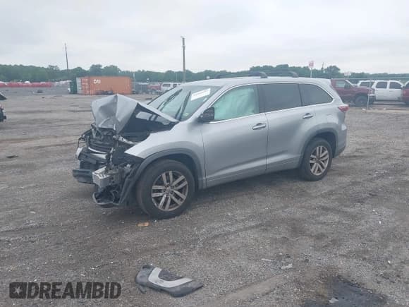 ✅ 2015 Toyota Highlander LE • VIN: 5TDZARFH5FS015752 • Лот: 42604697. Опубликован ранее на IAAI с пробегом 174 565 миль. Бесплатный доступ к архиву аукционных продаж из США и подробный отчёт об истории автомобиля на DreamBid. Изображение 17.