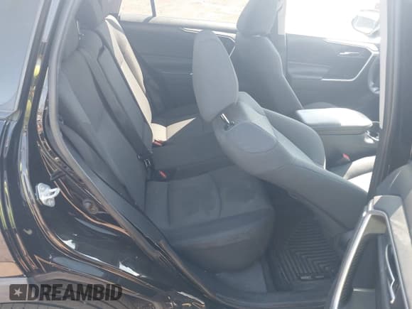 ✅ 2019 Toyota RAV4 XLE • VIN: 2T3W1RFV3KW012477 • Лот: 43271739. Опубликован ранее на IAAI с пробегом 188 136 миль. Бесплатный доступ к архиву аукционных продаж из США и подробный отчёт об истории автомобиля на DreamBid. Изображение 8.