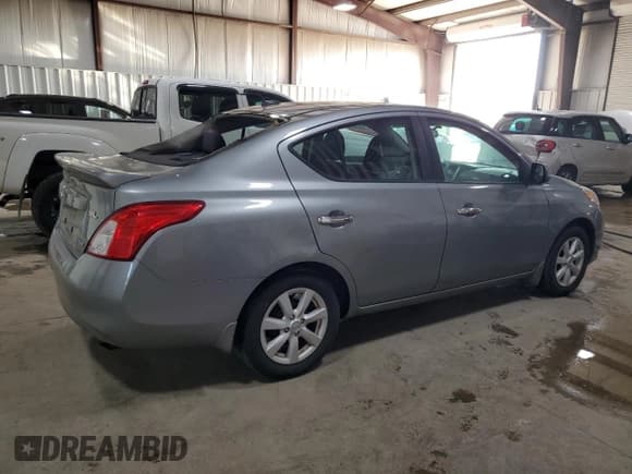 ✅ 2013 Nissan Versa S • VIN: 3N1CN7AP4DL840961 • Лот: 67734715. Опубликован ранее на Copart с пробегом 109 879 миль. Бесплатный доступ к архиву аукционных продаж из США и подробный отчёт об истории автомобиля на DreamBid. Изображение 3.