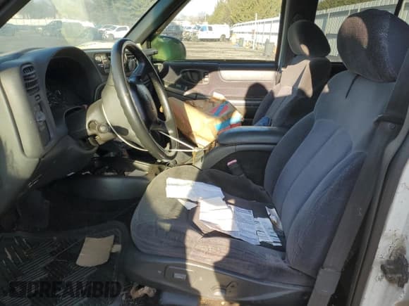 ✅ 2001 Chevrolet Blazer LT • VIN: 1GNDT13W71K249004 • Lot: 42794615. Wystawiony na Copart z przebiegiem Nie podano. Bezpłatny archiwum sprzedaży aukcyjnych z USA i szczegółowy raport historii pojazdu na DreamBid. Zdjęcie 7.