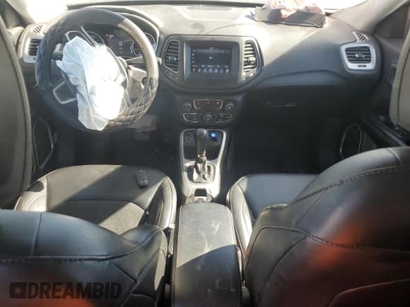 ✅ 2019 Jeep Compass Latitude • VIN: 3C4NJCBB6KT649679 • Lot: 82740365. Listed on Copart with 71,904 mi. Free auction sales archive from the USA and detailed vehicle history report at DreamBid. Image 8.